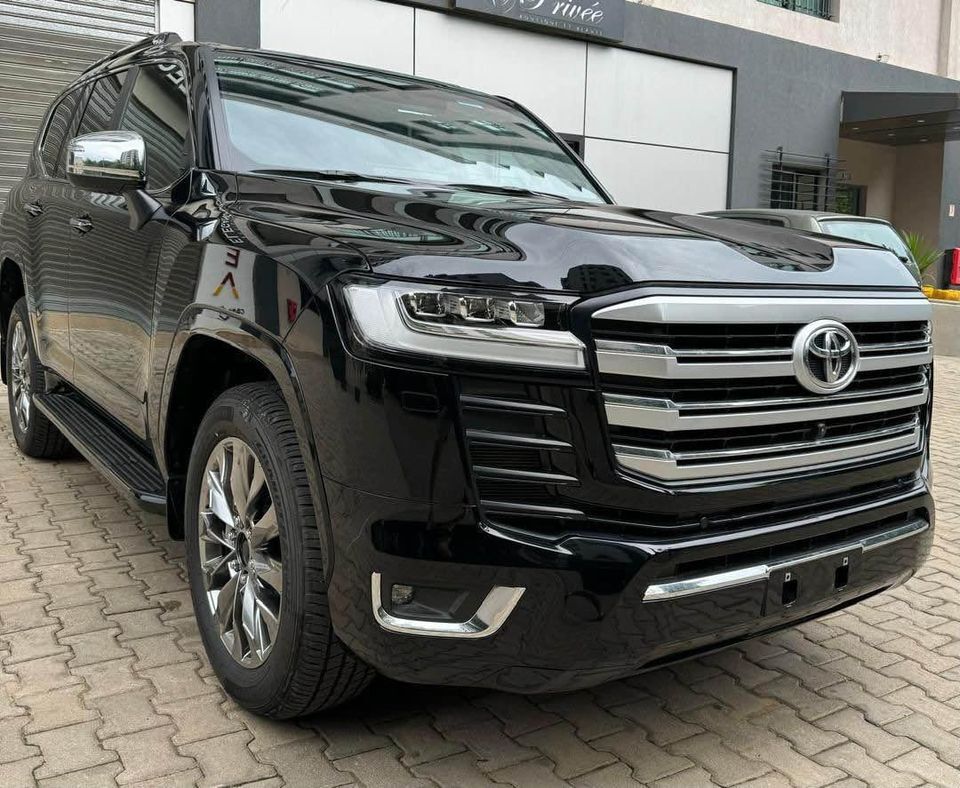 Land cruiser toyota 2023